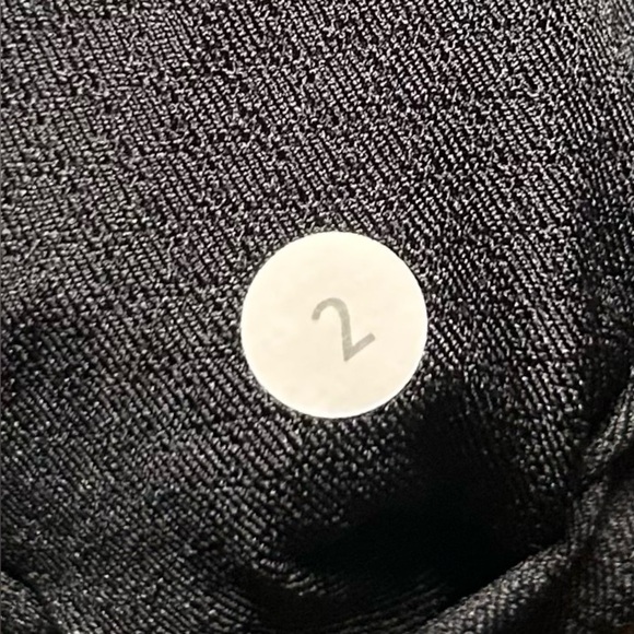 🍋Lululemon Run: Back On Track Pullover- Heathered Black/ Size 2 - Picture 12 of 13